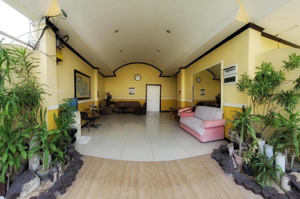 Sunny Point Hotel Davao Stadt Exterior foto
